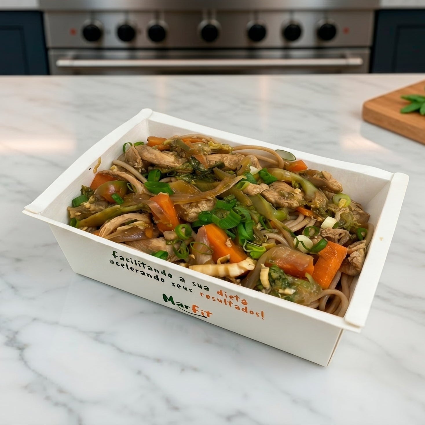 Yakisoba fit de Frango e legumes - 377Kcal